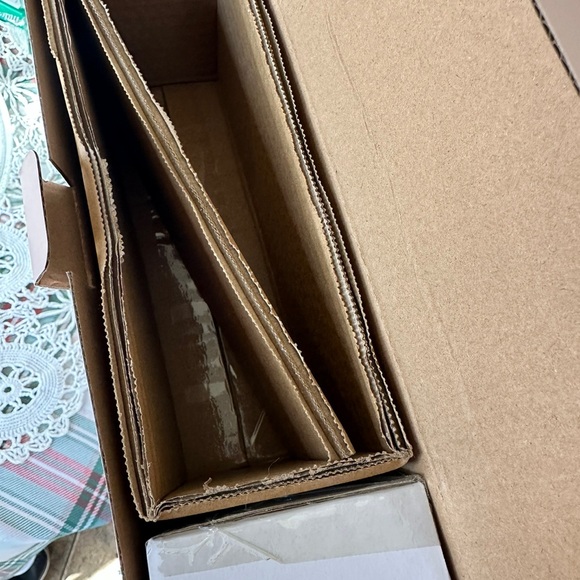 Paris Hilton 10-Piece Heart-Shaped Stainless Steel Knife Block Set, White New - Picture 3 of 3